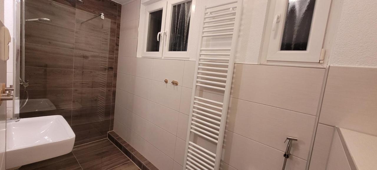 Ermis Apartments Metzingen  Ngoại thất bức ảnh