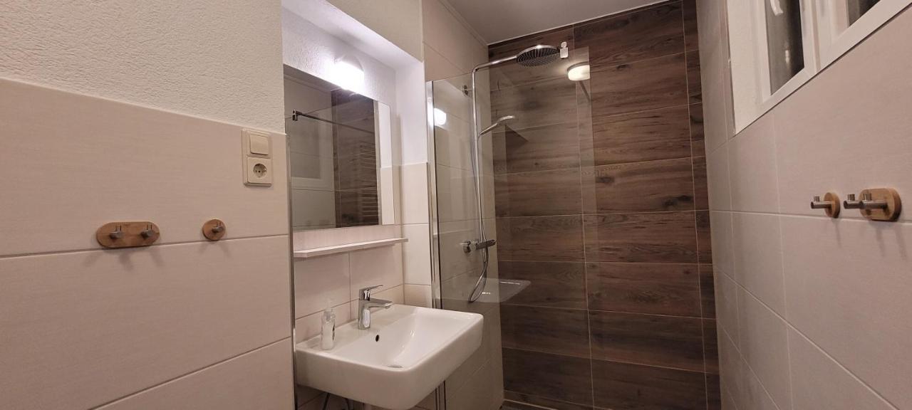 Ermis Apartments Metzingen  Ngoại thất bức ảnh